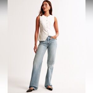 High Rise 90s Relaxed Jean - Light Tinted with Raw Hem - Lightly Worn